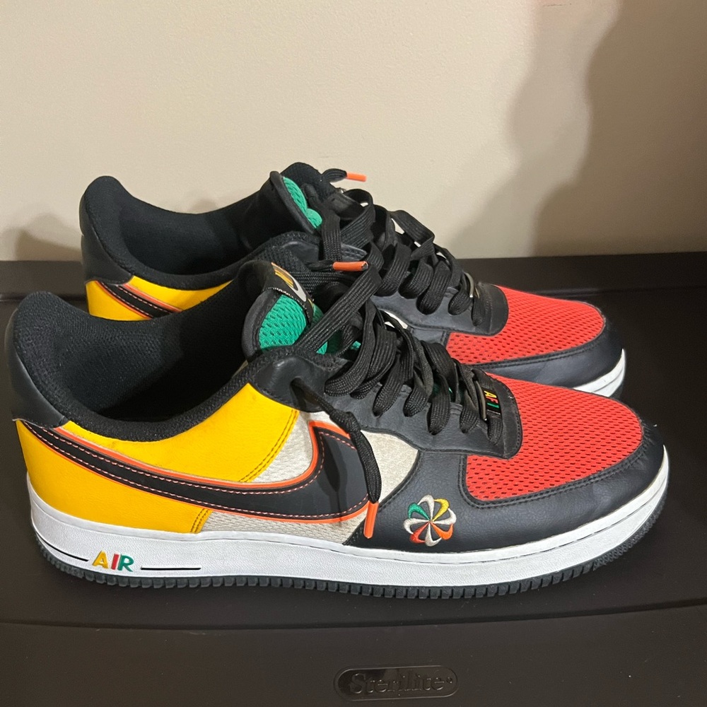 Good Condition. Has Been Worn!